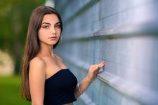 Girl Posing Wall Desktop Wallpaper